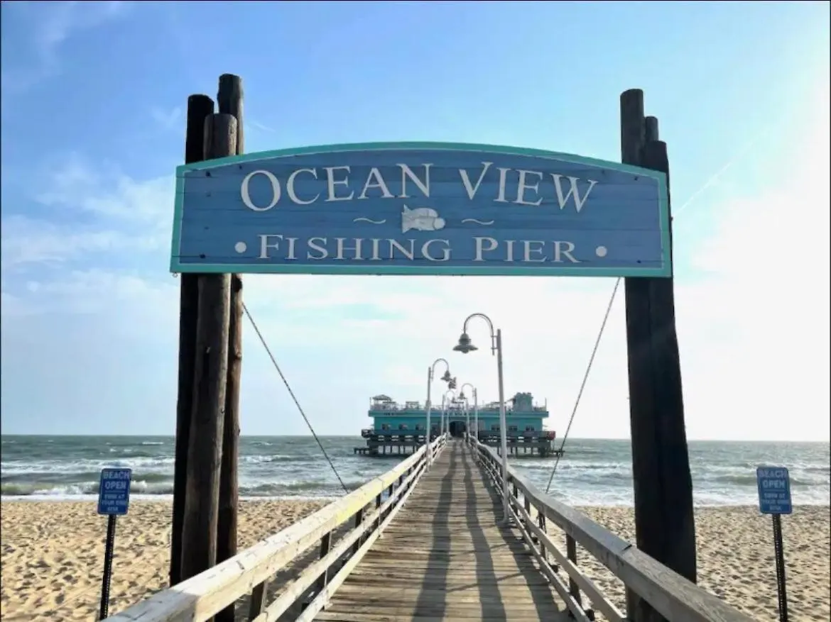Cozy Condo Steps From The Beach Access Norfolk